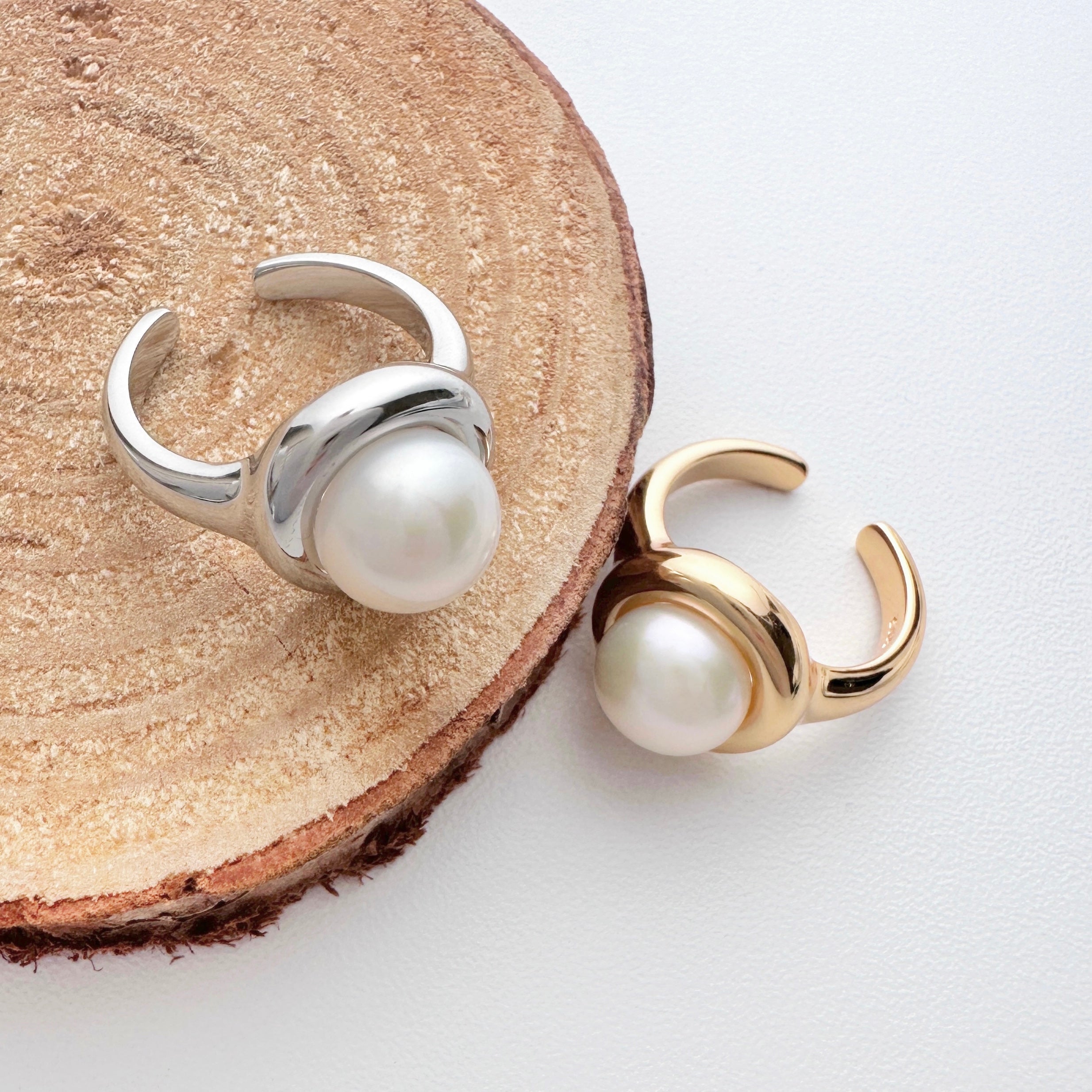 Artemis Pearl Ring - DEDUET