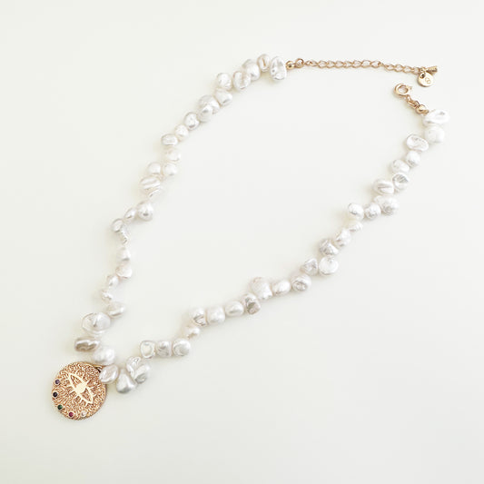 Kiki Pendant Pearl Necklace by Deduet