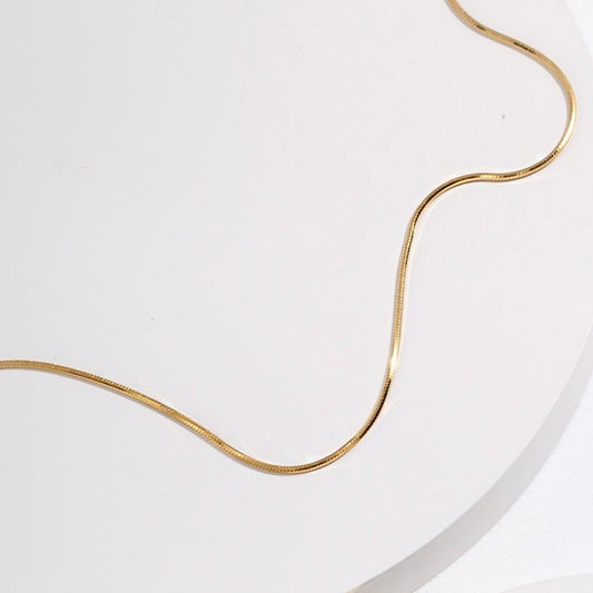 Agnes-thin-snake-chain-gold