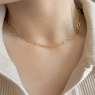 Lady-wearing-Serena-Paperclip-Chain-gold