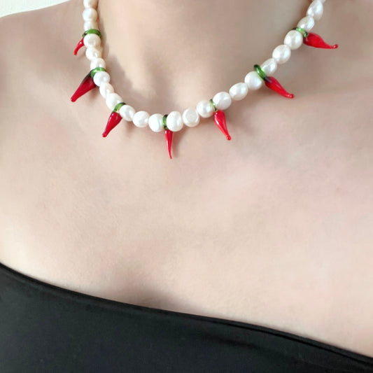 Chichi Chili Pearl Necklace | Deduet