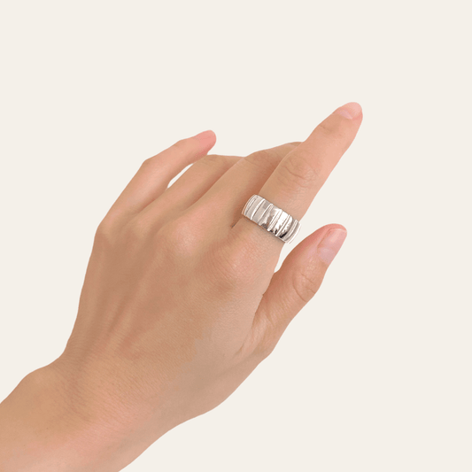 Lady wearing Samantha Adjustable Bold Silver Ring by Deduet