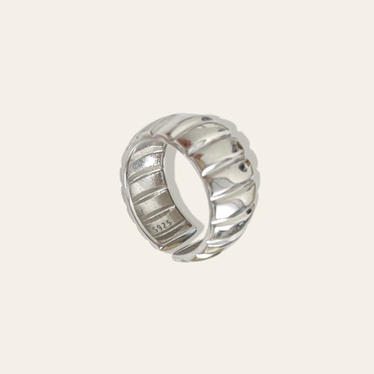 Samantha Adjustable Bold Silver Ring by Deduet